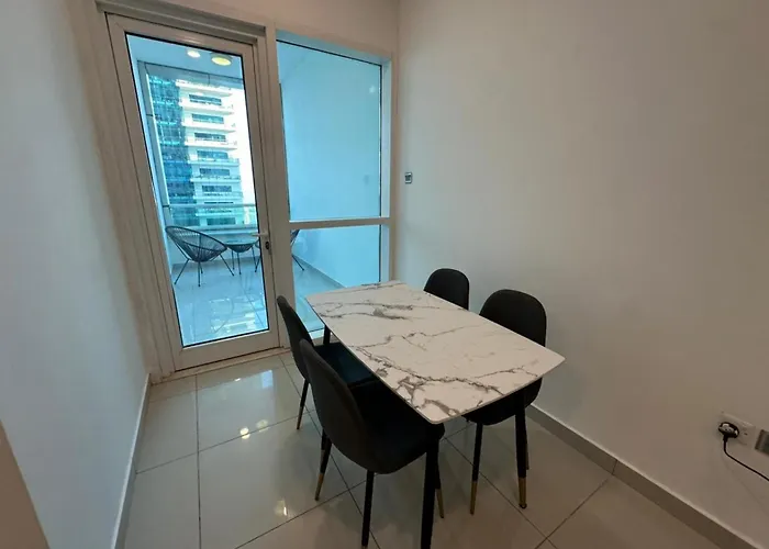 Marina Pinnacle Entire 1 Bed Room Apartment Top Floor View Dubai Marina