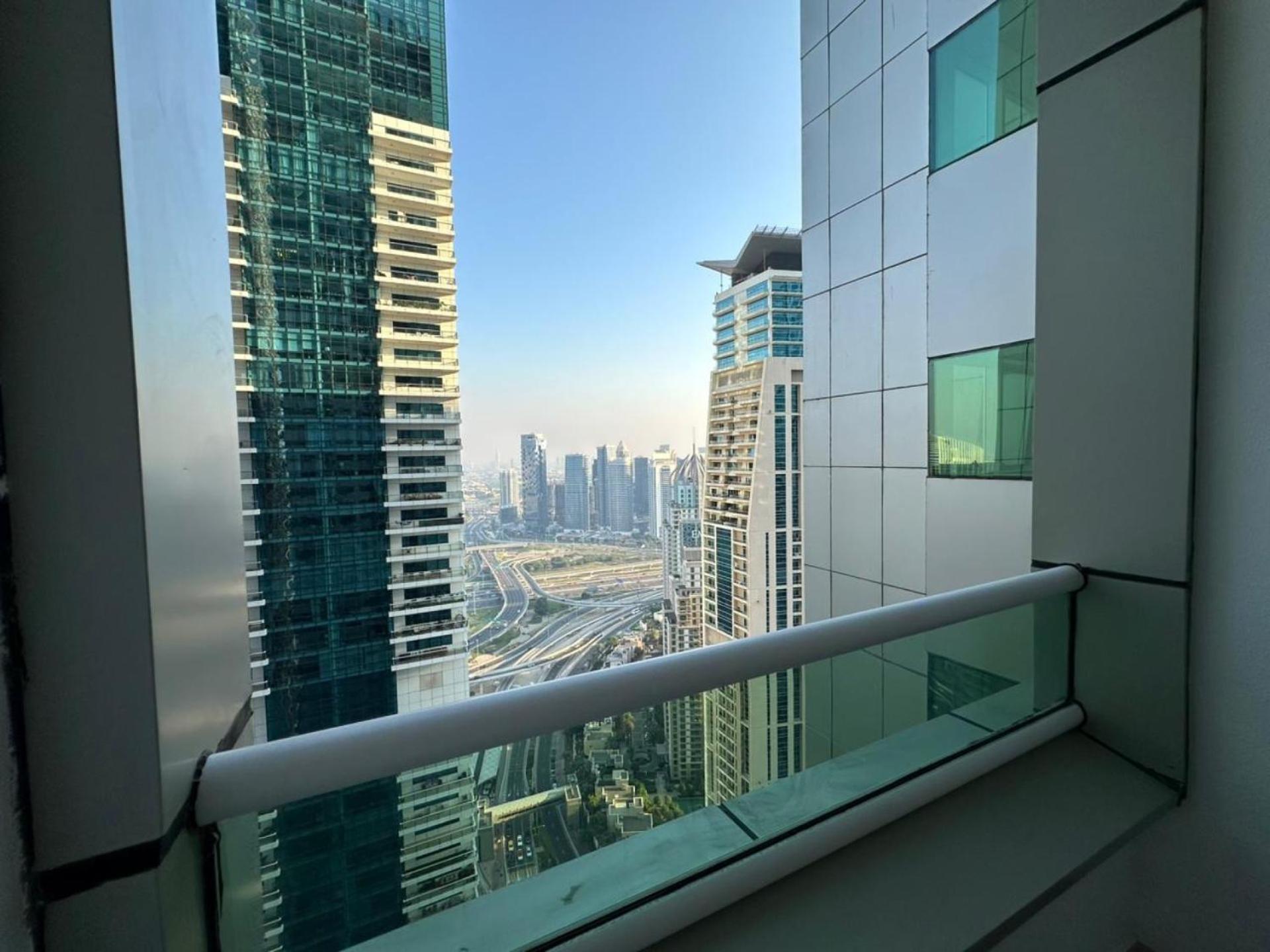 Marina Pinnacle Entire 1 Bed Floor View Marina Dubai